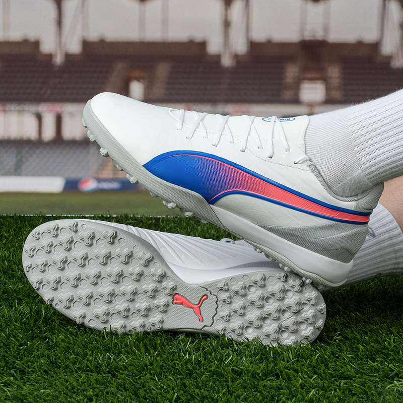 PUMA彪馬足球鞋新款潮流男鞋運動鞋輕便透氣訓練鞋 107879-02